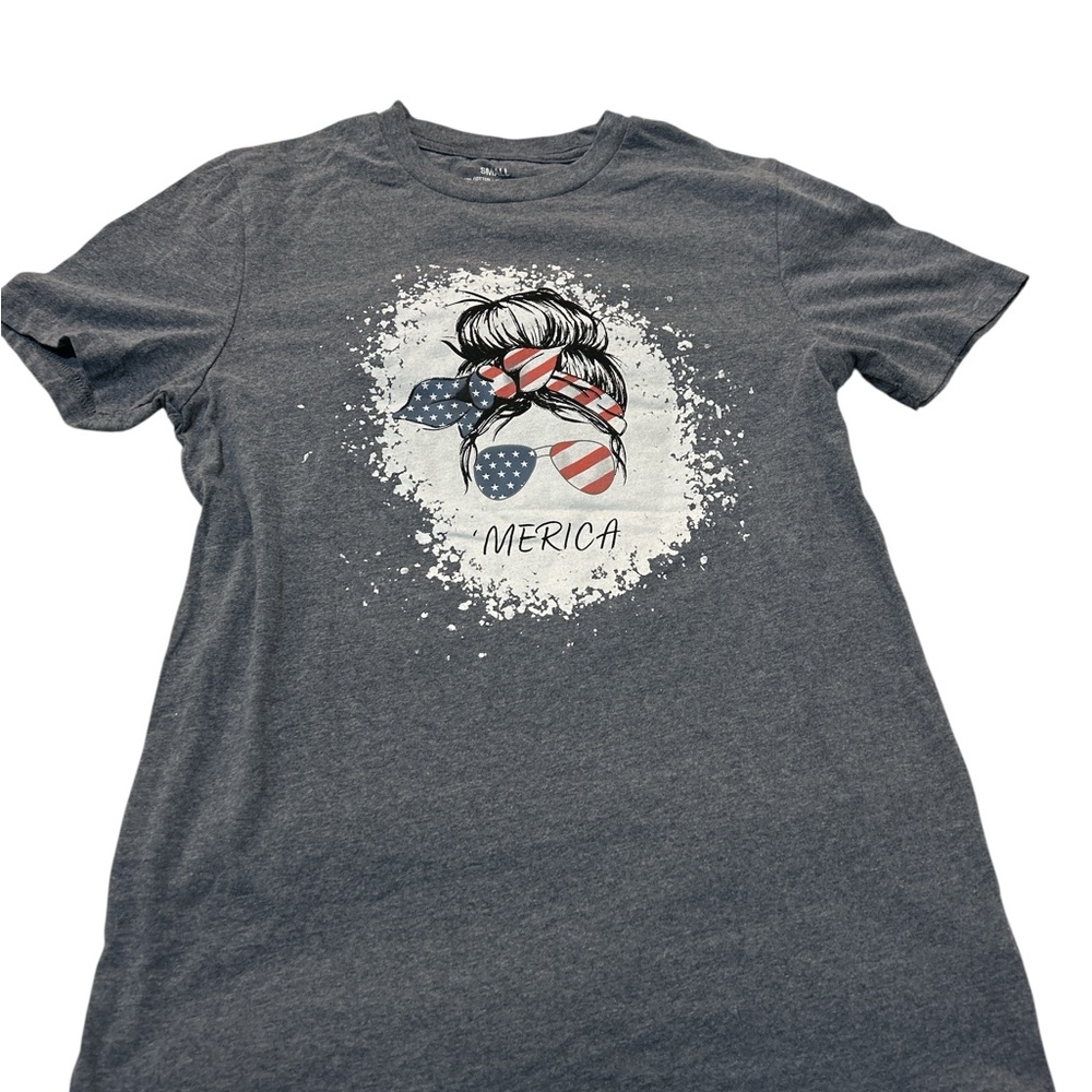 Gray Graphic T-Shirt with 'Merica Design